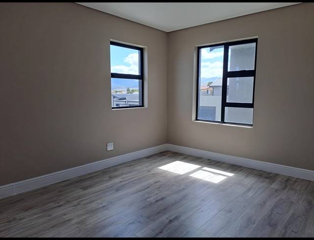 3 BEDROOM DUPLEX FOR SALE IN SEA BREEZE